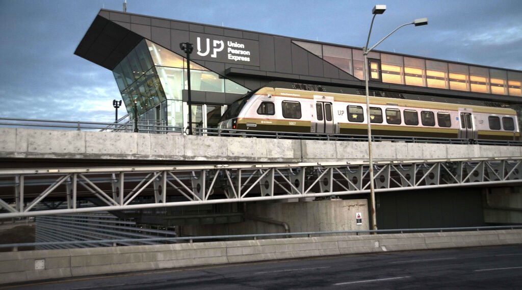 union station to pearson airport